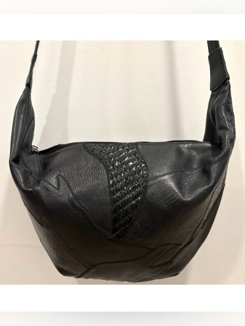 Like New! Vintage 1980’s Patchwork Black Leather Hobo Shoulder Bag
